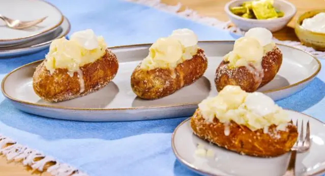 Baked Potatoes (4 potatoes)
