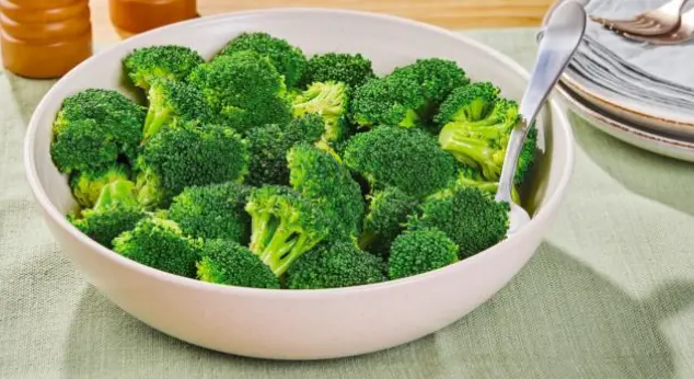 Broccoli (serves 4)
