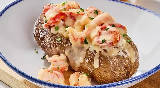 Creamy Lobster Baked Potato 